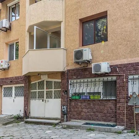 2br Flat Near Sea & Baths Varna