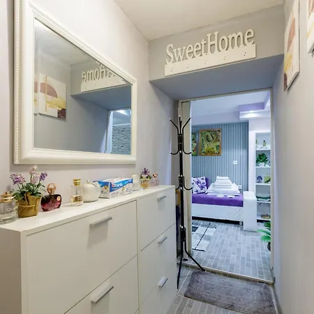 2br Flat Near Sea & Baths