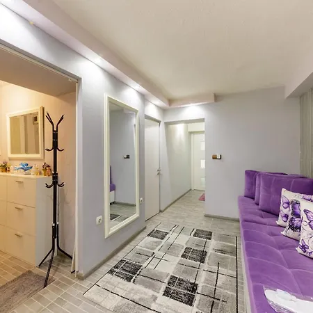 2br Flat Near Sea & Baths *